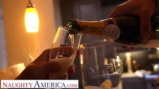 Naughty America - Gracie Glam می شود همه تا لباس پوشیدن و قبل از سوار دیک
