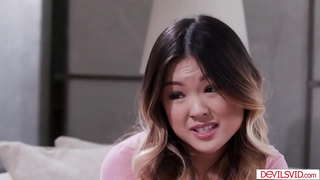 Small tits asia et eius flava bff iens pro threesome cum proximo