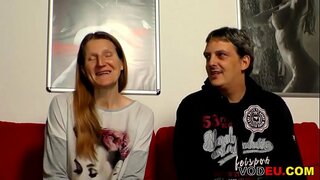 Kiçik сиськастая alman бабуля alır sərt трах