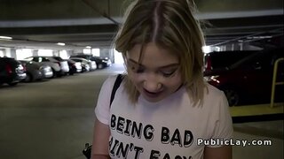 ���मेरिकी ठूलो गधा गोरा bangs बाहिरी