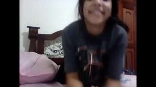 Rosalatina ပူမှတ်တမ်းတင်ထံမှသူမ၏ဆဲလ်ဖုန်း