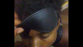 Ebony έφηβος στη δουλεία πιπίλισμα bf πουλί