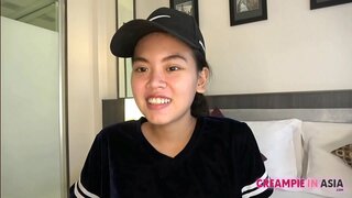 Թայլանդական աղջիկ обрезает երեխա և ստանում է բնական կուրծք