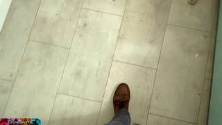 Blonde titty mawr ysgrifennydd pennaeth yn rhoi blowjob