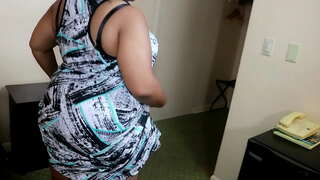 MATANG BESAR PUNGGUNG WANITA GEMUK